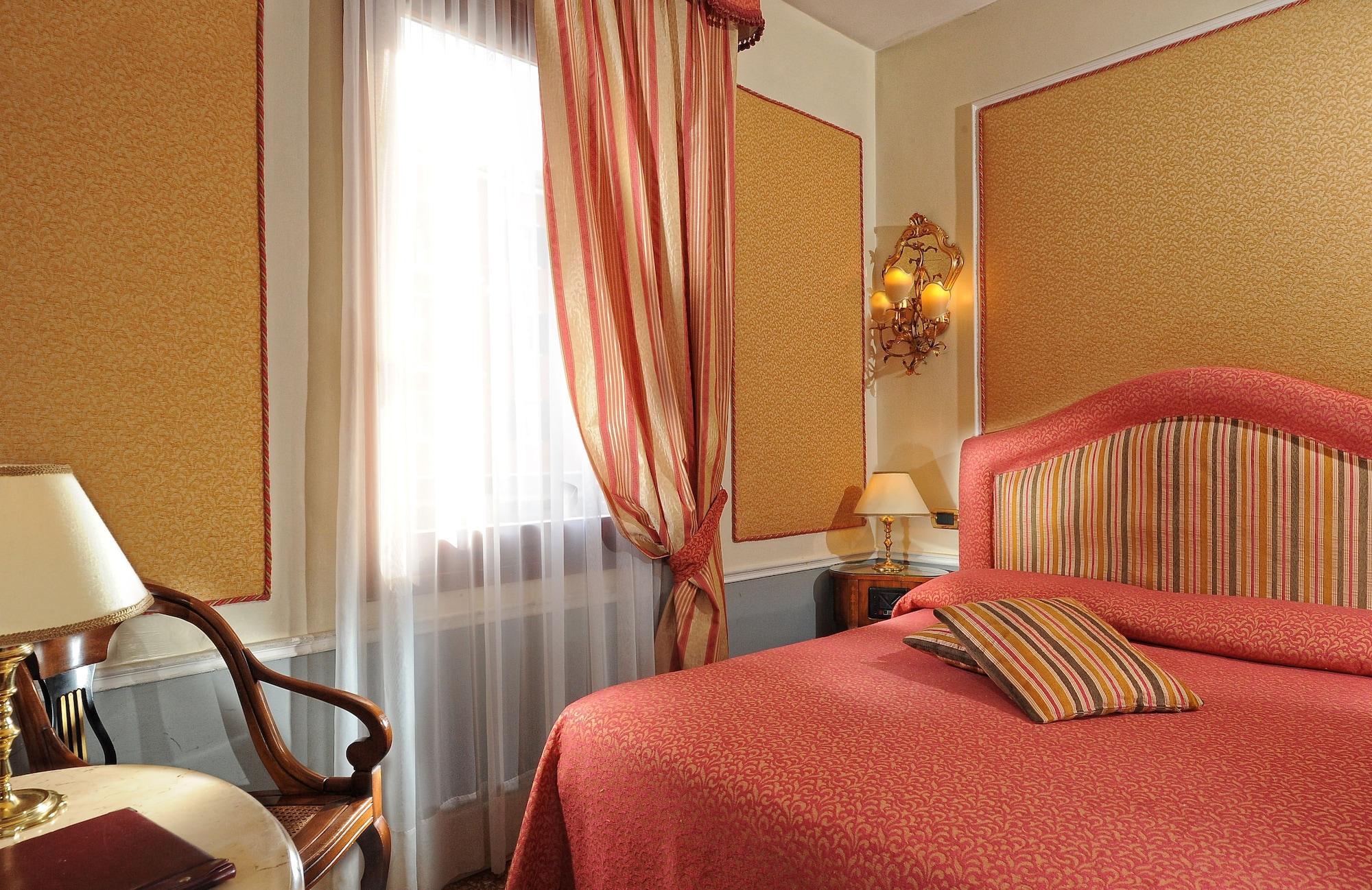 Hotel Arlecchino Venice Exterior photo